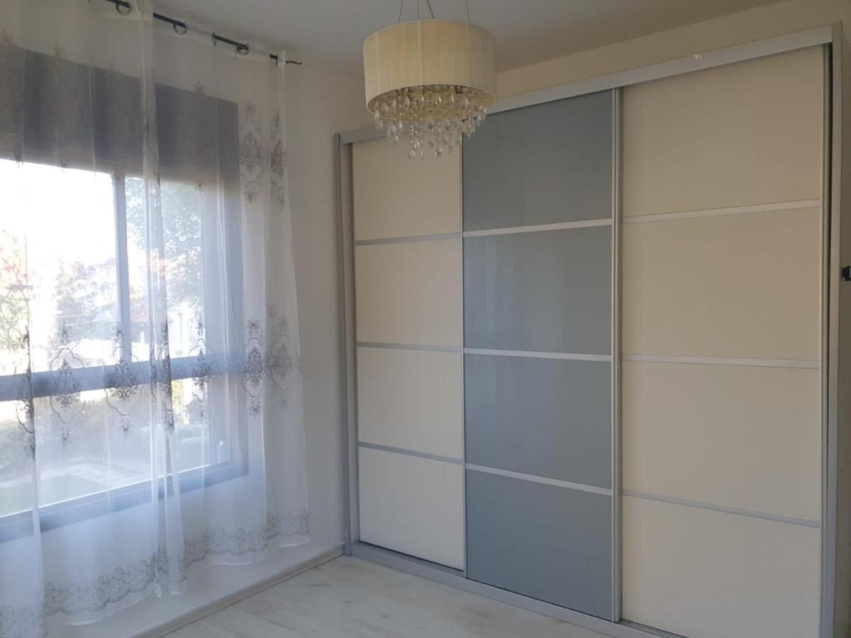 Turdeluxe Company Large 4 Bedroom Apartement In Central Rehovot Ngoại thất bức ảnh