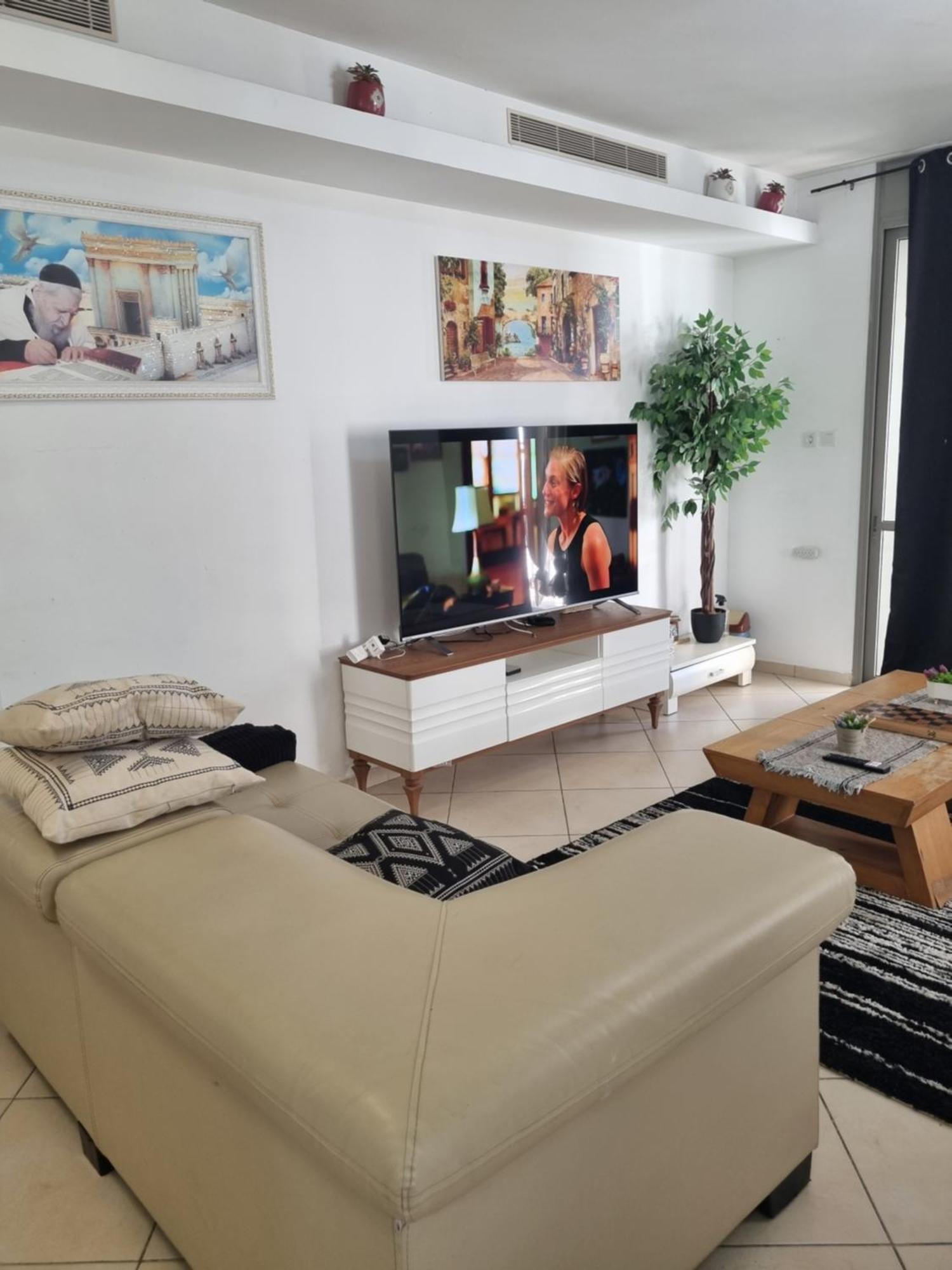 Turdeluxe Company Large 4 Bedroom Apartement In Central Rehovot Ngoại thất bức ảnh